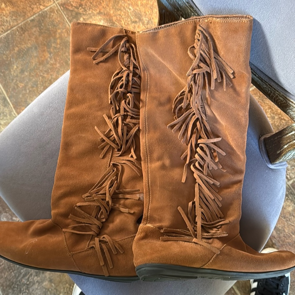 Brand/Sox Tab, sz 11, never used, camel color with fringe, suede leather boots.